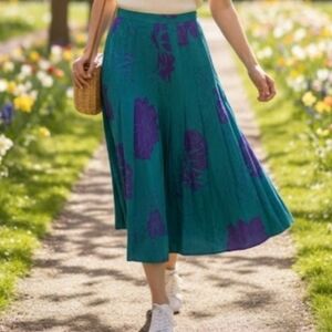 VTG Pleated Silk Skirt Floral High Waist Boho Revival Quiet Luxury